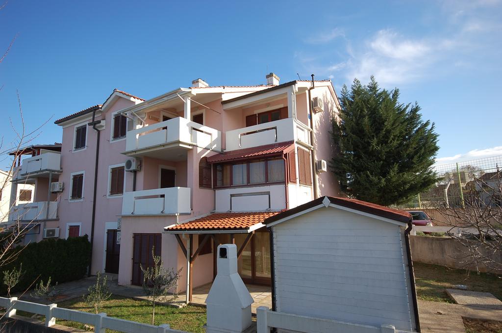 Apartment Zlatica By El-Pi Tours Malinska Exterior foto